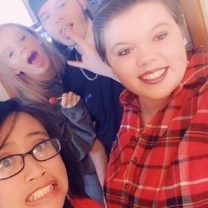 Meet your Posher, Alexis